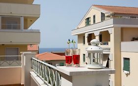 Viona Apartments